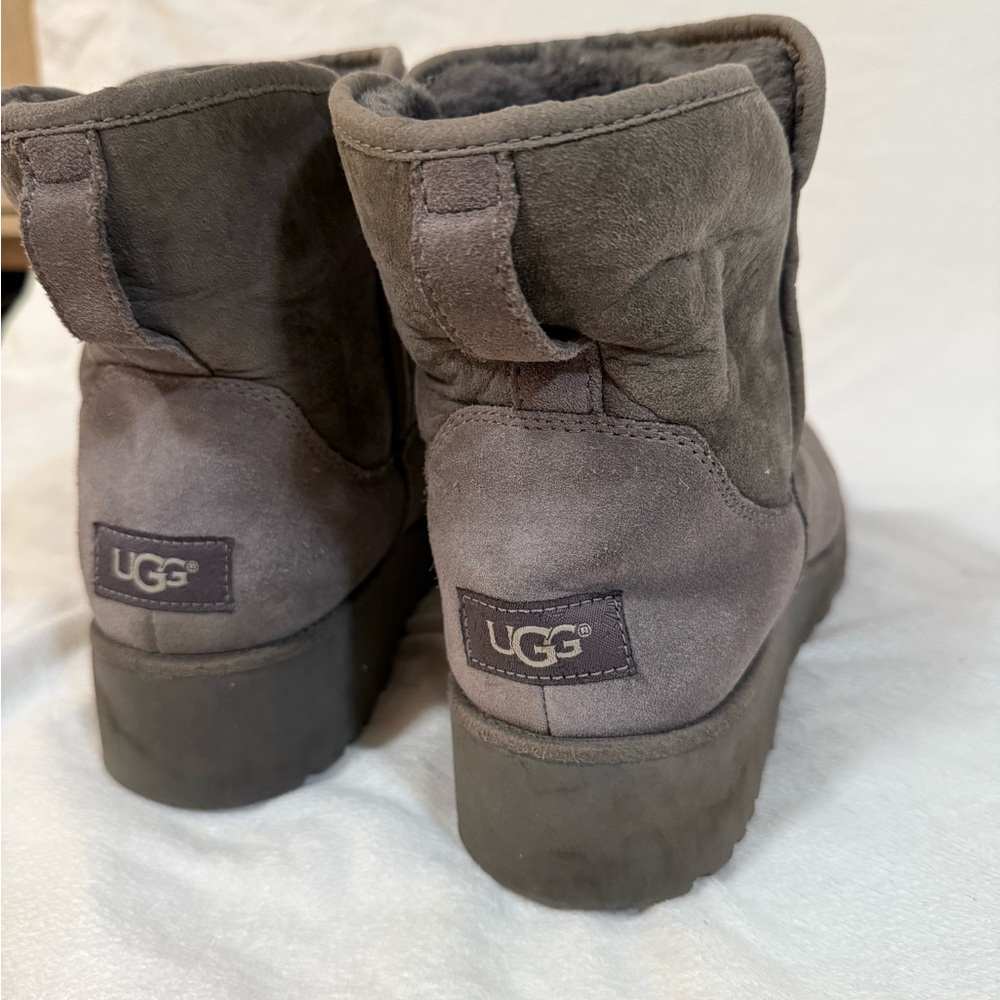 UGG Classic Short Boots Grey – Fair Condition / Well Worn - Picture 4 of 8